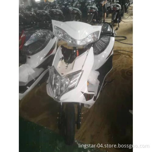 Georgia Oversea Warehouse Hot Sell Cheap 72V32AH Electric Scooter CKD Electric Motorcycle With Pedals